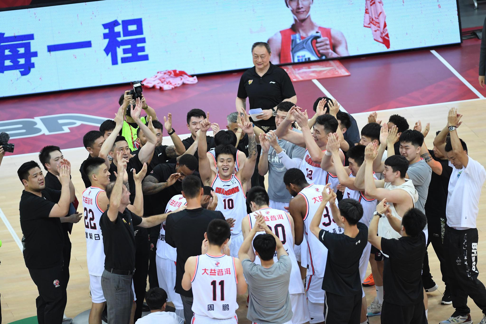 篮球cba总决赛广东东莞大益队夺冠