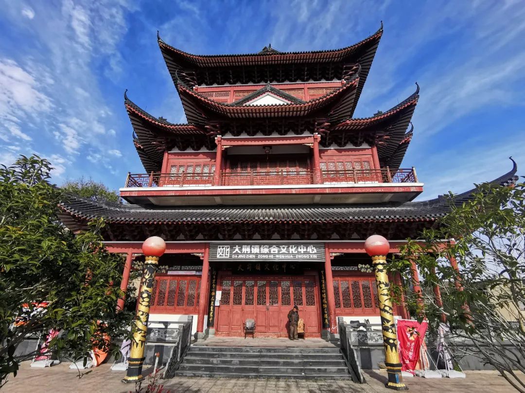 解放大荆战斗旧址(魁星阁,后称文昌阁)位于乐清市大荆镇小山头.