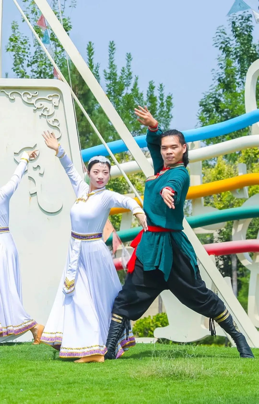 家门口人均40元的遛娃圣地！五一假期带着家人来场说走就走的旅行！嗨翻天！休闲区蓝鸢梦想 - Www.slyday.coM