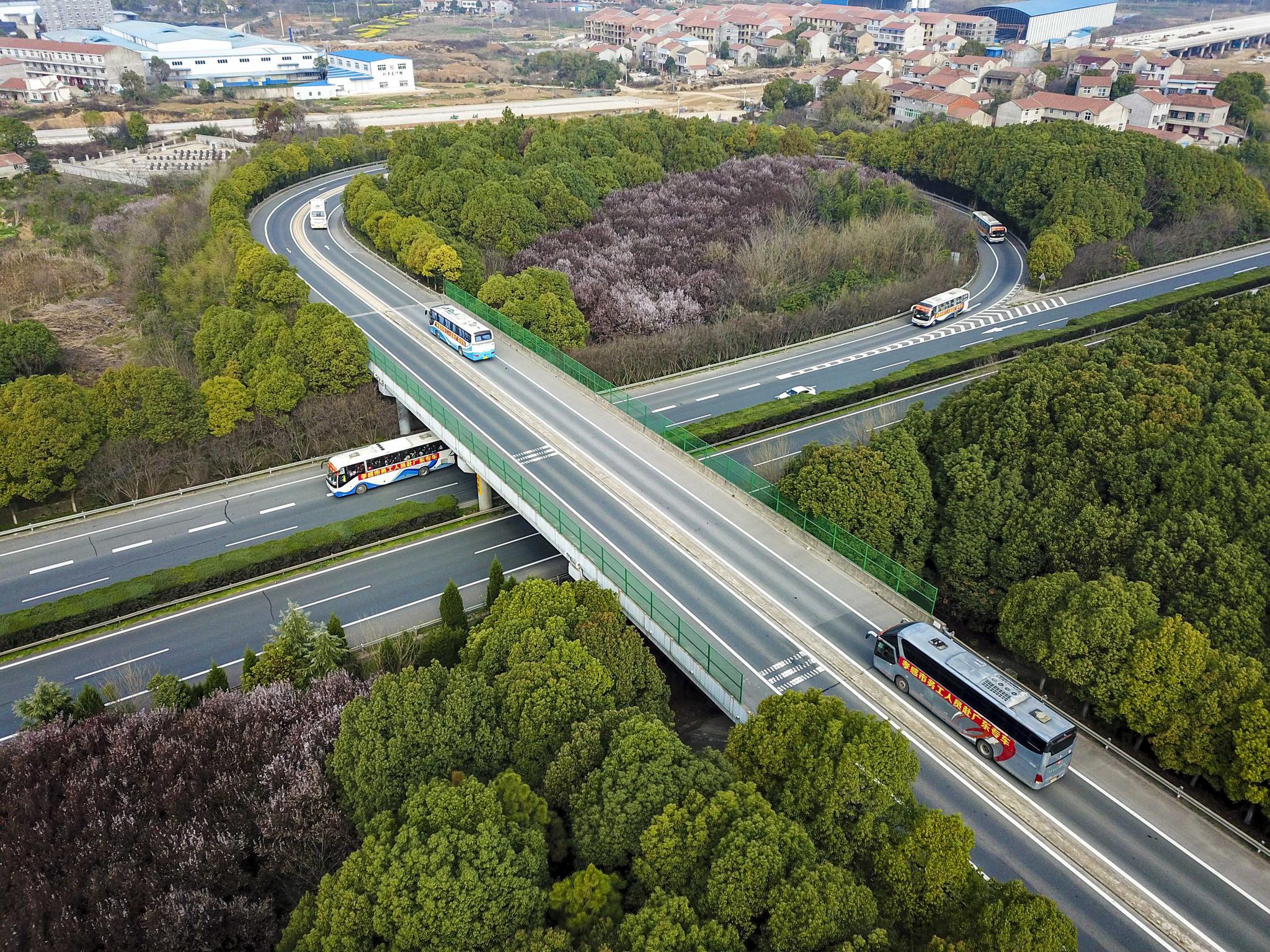 沿着高速看中国|在路上,领略中国经济风景