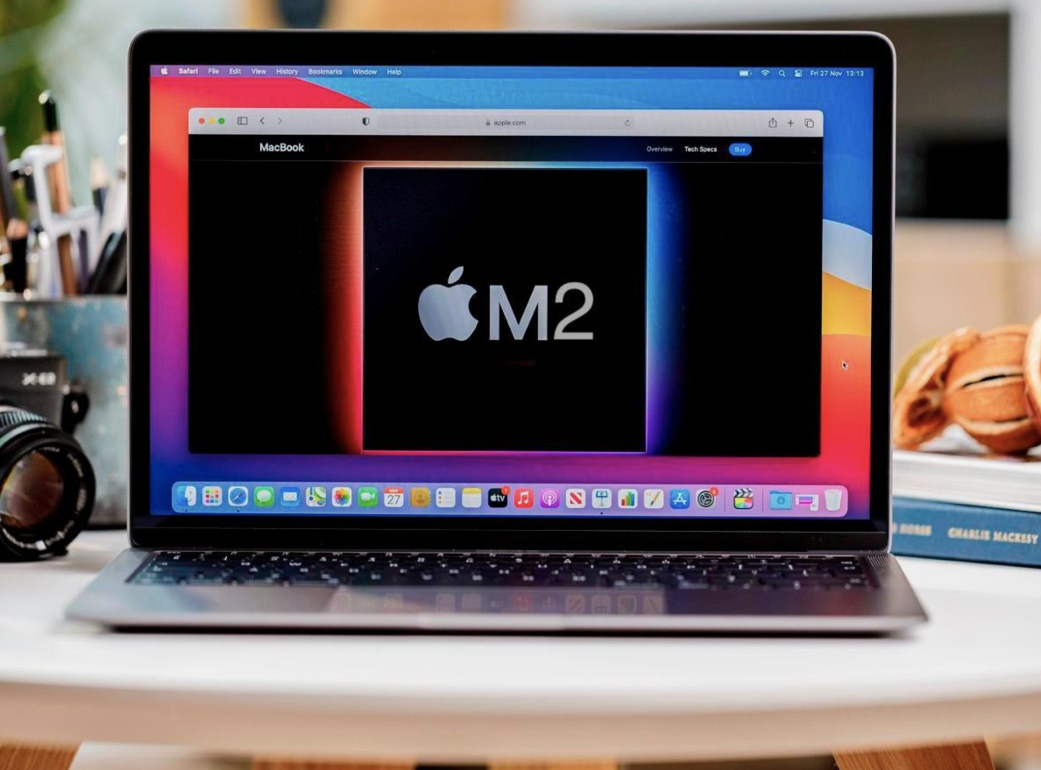 它与apple macbook上的以前的intel处理器不同,因为它使用基于arm的