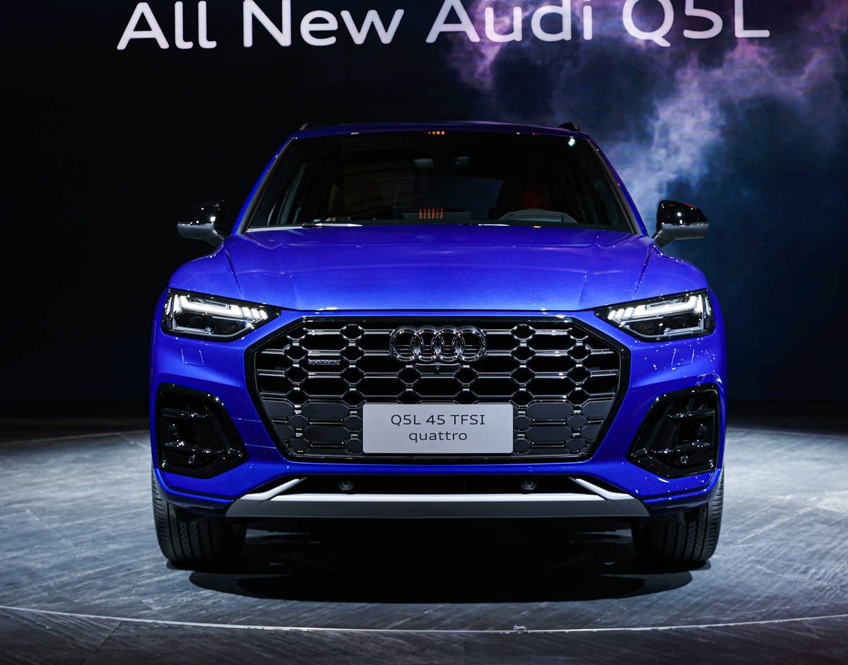 新款奥迪q5l亮相上海车展新前脸增配运动感