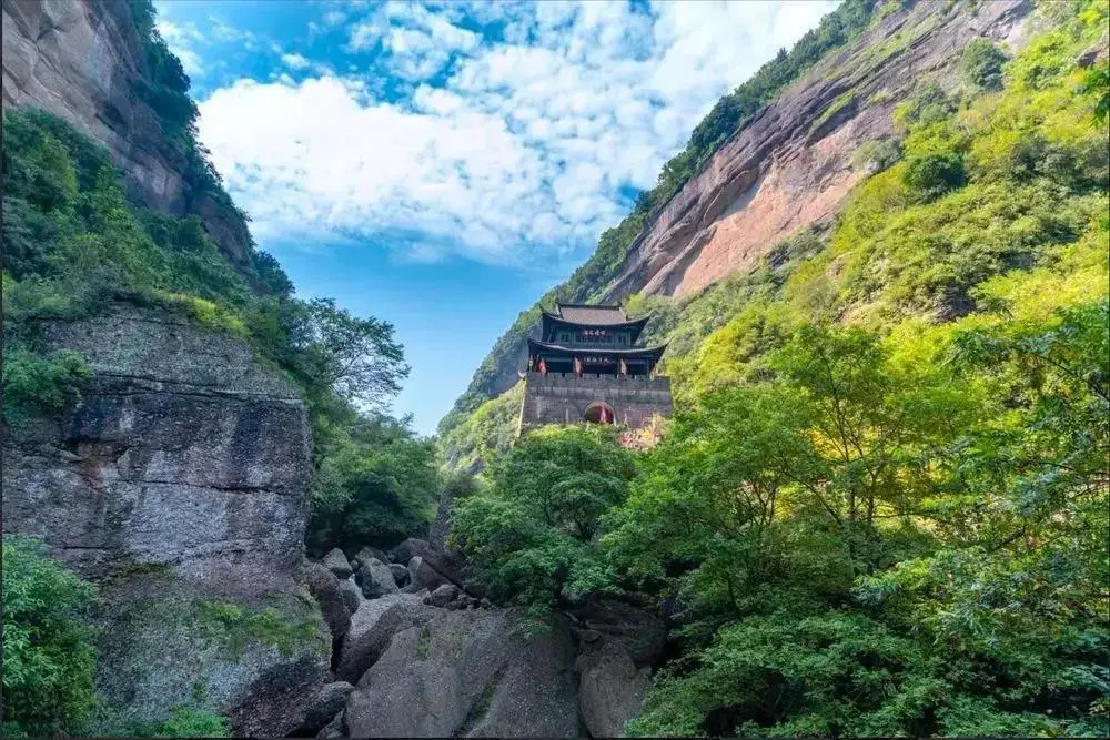 爬鸟道,泡温泉,吃豆腐宴,剑阁一日游精品路线推介