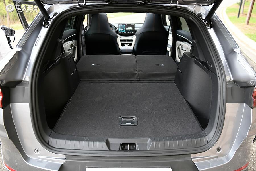 安全即豪华比亚迪宋plusev试驾体验