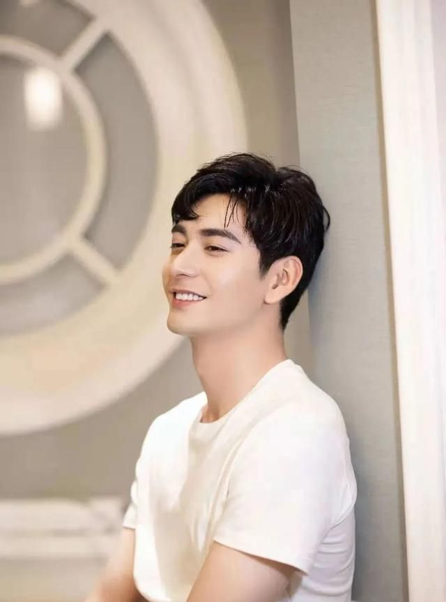 余景天被放弃,陈星旭形象大变,张雨绮发展,刘宇宁转型成功休闲区蓝鸢梦想 - Www.slyday.coM