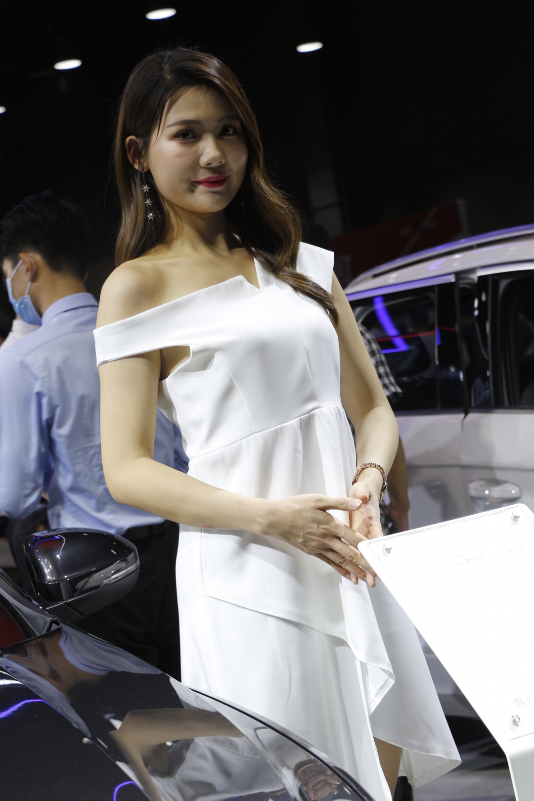 大长腿美女集结车展车模都在这超高颜值引围观华南国际车展