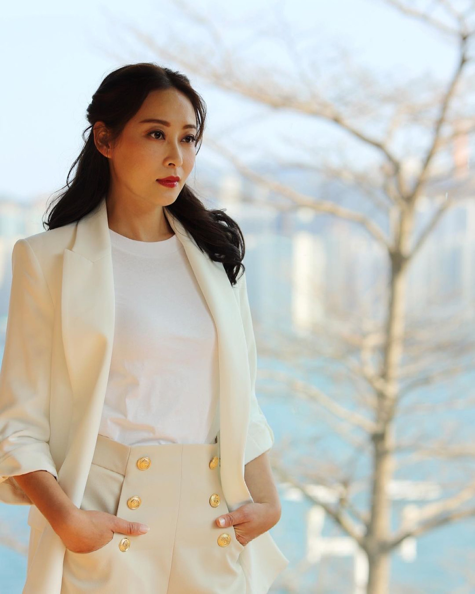 TVB女星被封最强继母，与老公拍拖11年不结婚，直言对他有信心|杨卓娜|继母|继女_新浪新闻