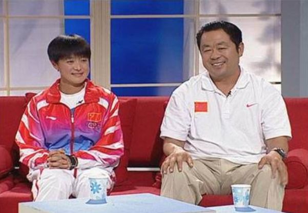 双脚被练残,退役卖金牌,摆地摊,绝不让孩子搞体育|王德显|艾冬梅|长跑