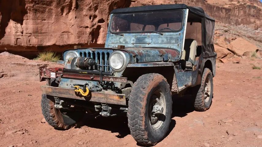 围观一台72岁的老越野车在摩崖的疯狂攀爬