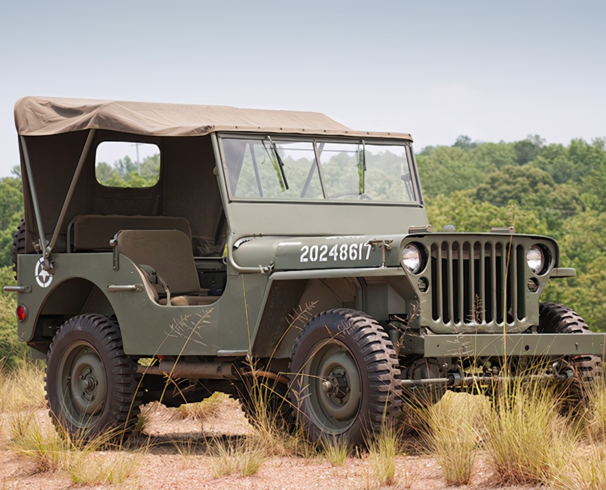 围观一台72岁的老越野车在摩崖的疯狂攀爬