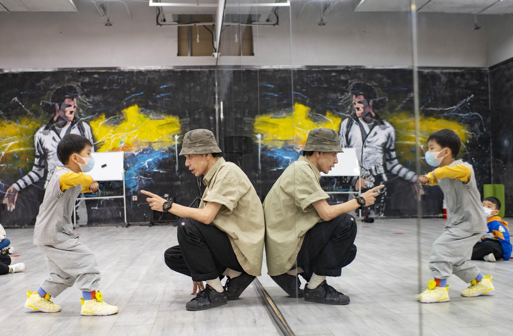 新疆街舞青年梦想的律动