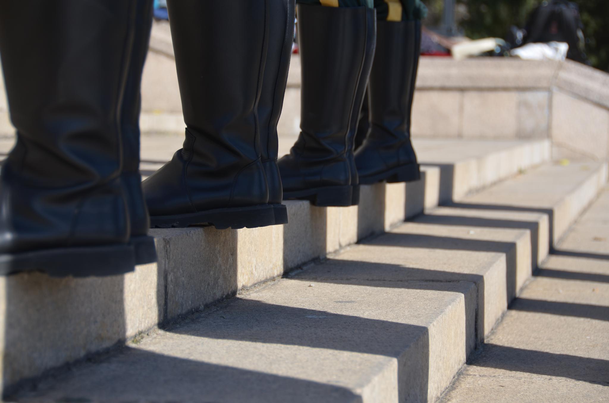 青年的光荣与梦想——记清华大学学生国旗仪仗队