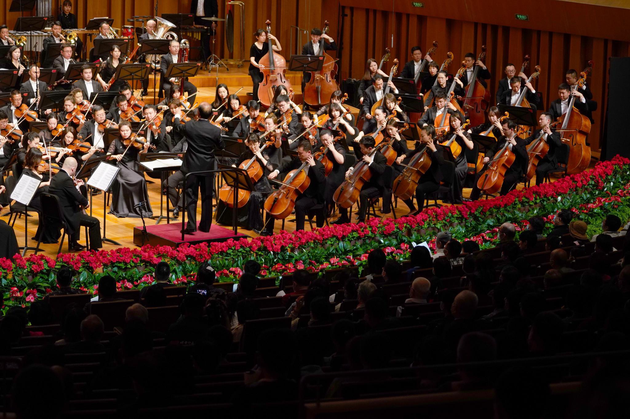 大型交响曲《灯塔》在京首演|灯塔_新浪新闻