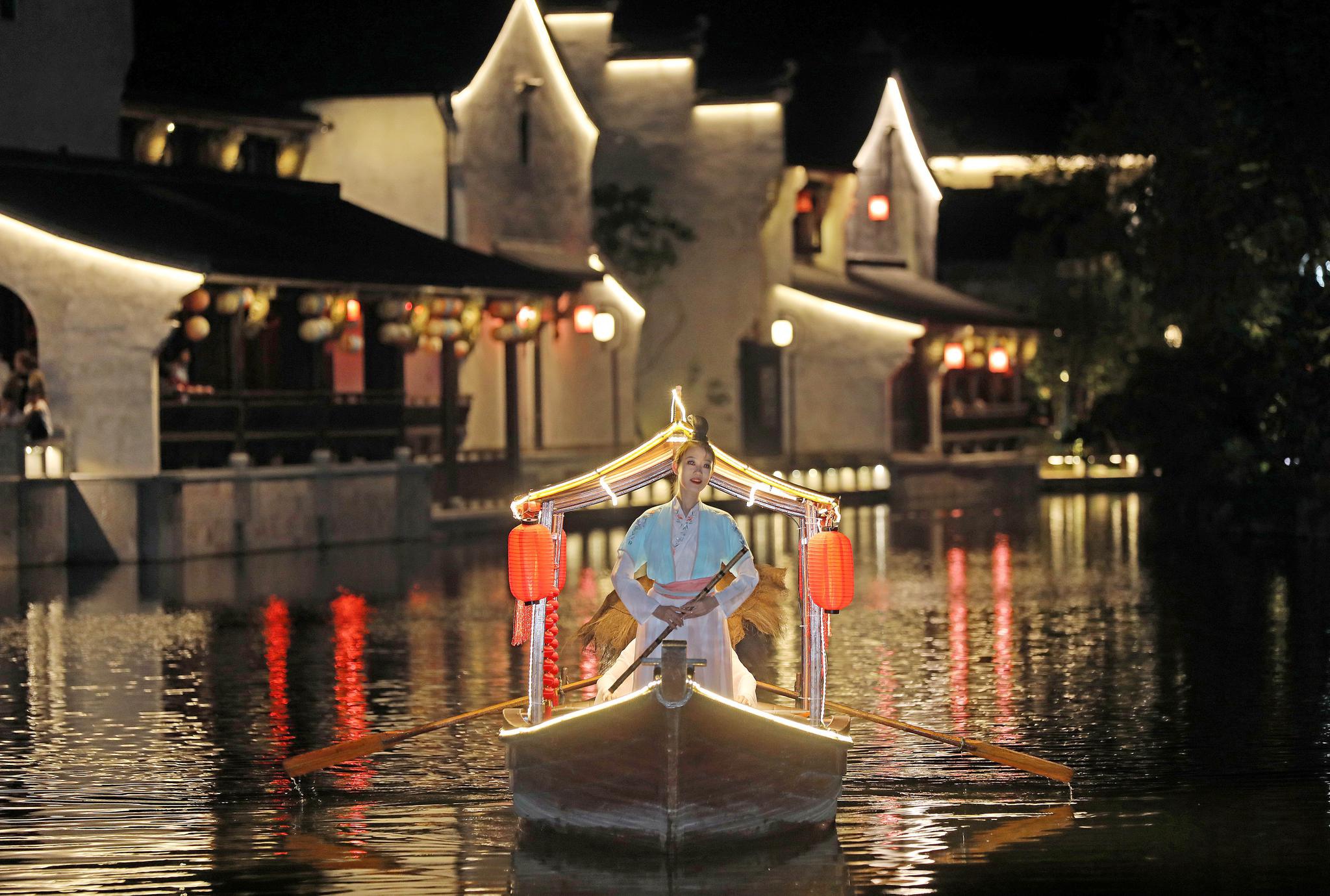 “严州”夜色浓 古城宋韵新|蝶变|玉带河|文艺|笙歌|梅城_新浪新闻