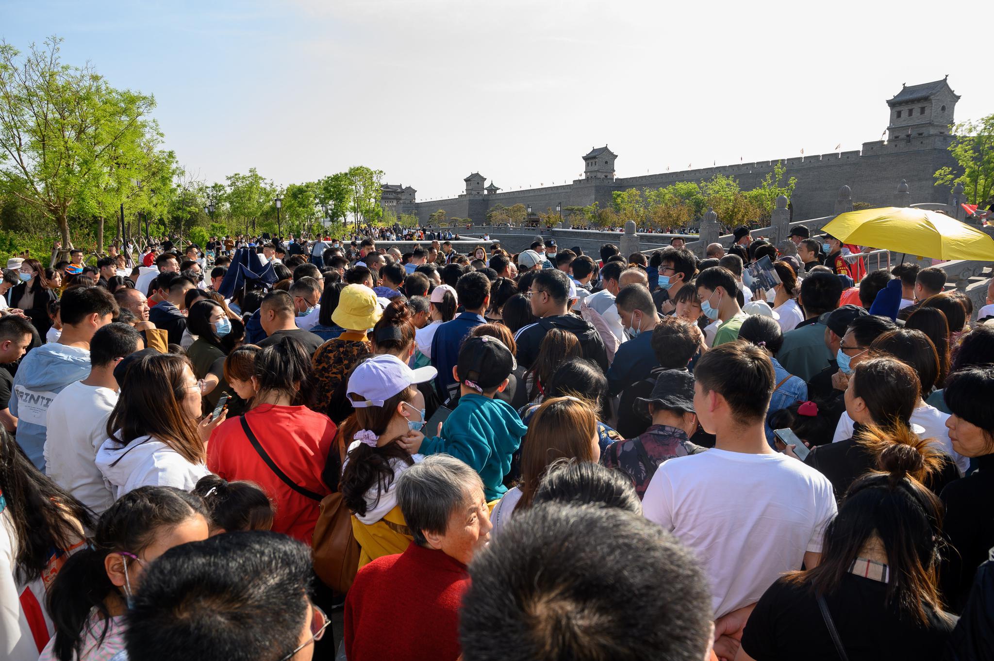 五一假期,太原多个景点开启"人从众"模式,旅游经济复苏!