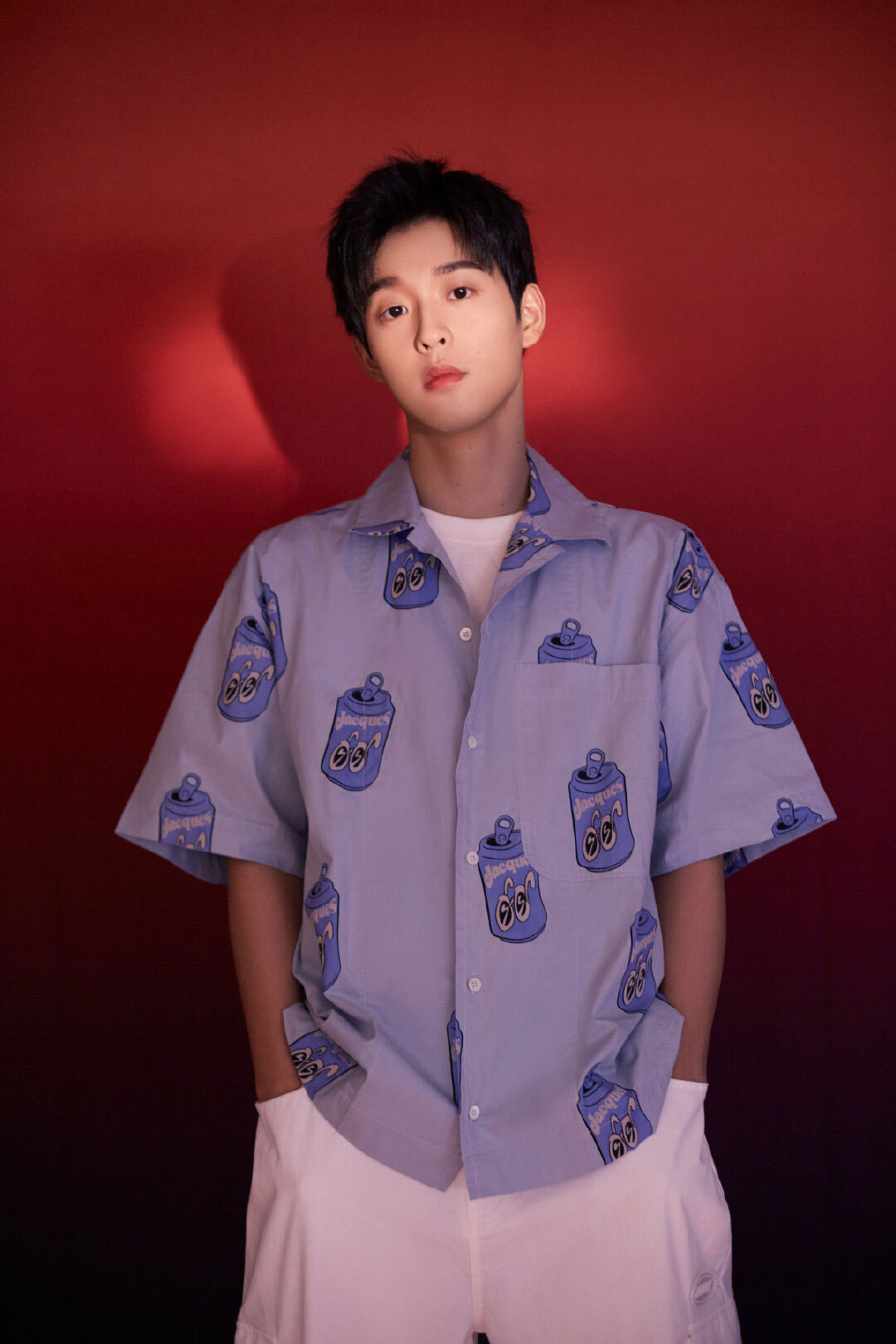 吴宇恒现身《山河令》演唱会 助力打call分享张哲瀚直