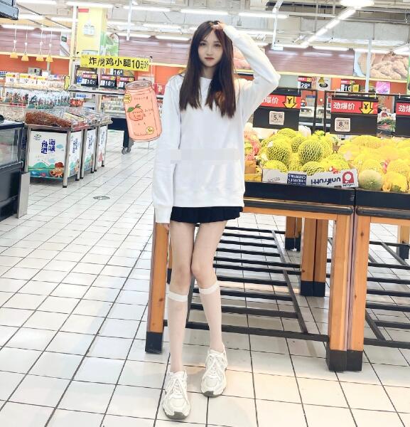 电气鼠学生打扮照,5厘米裙子配白丝美翻了,论甜美