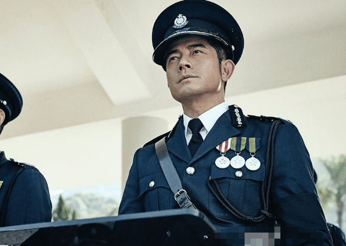 刘德华帅气,古天乐正气,而他是不可复制的经典|警服|古天乐|警察_新浪