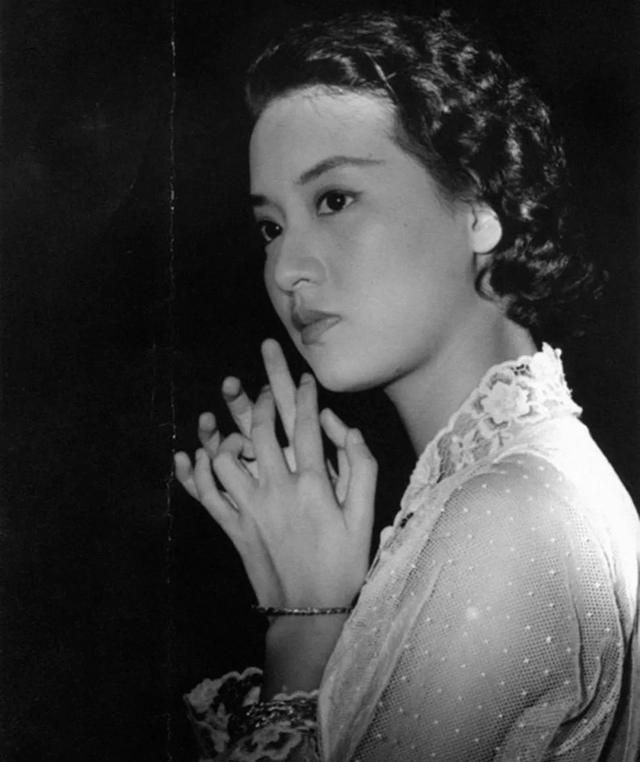 首届金马奖影后尤敏香港影坛最早的青春玉女28岁息影嫁人