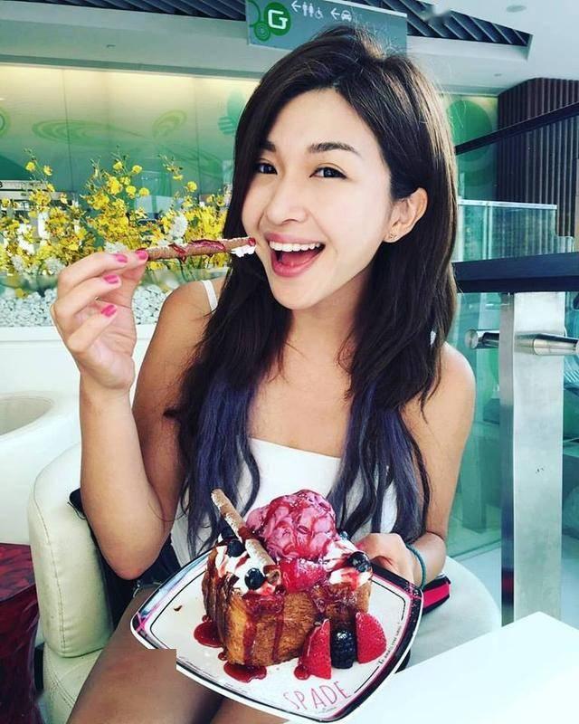 夫妻重聚细龙太陈伟琪现身爱回家片场大晒温馨合照