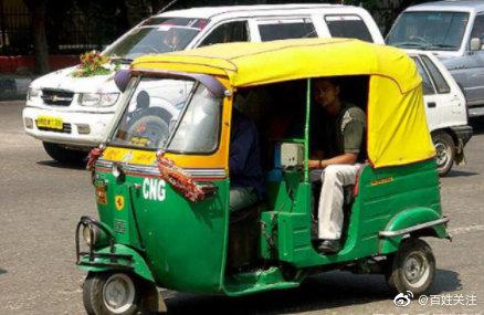 印度一市民把三轮车改造成救护车,希望一直服务到疫情结束休闲区蓝鸢梦想 - Www.slyday.coM 印度一市民把三轮车改造成救护车,希望一直服务到疫情结束休闲区蓝鸢梦想 - Www.slyday.coM
