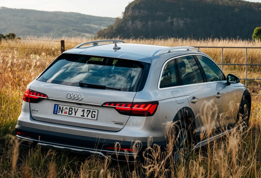 suv跨界旅行车加钱上奥迪allroad系列还是买斯巴鲁傲虎