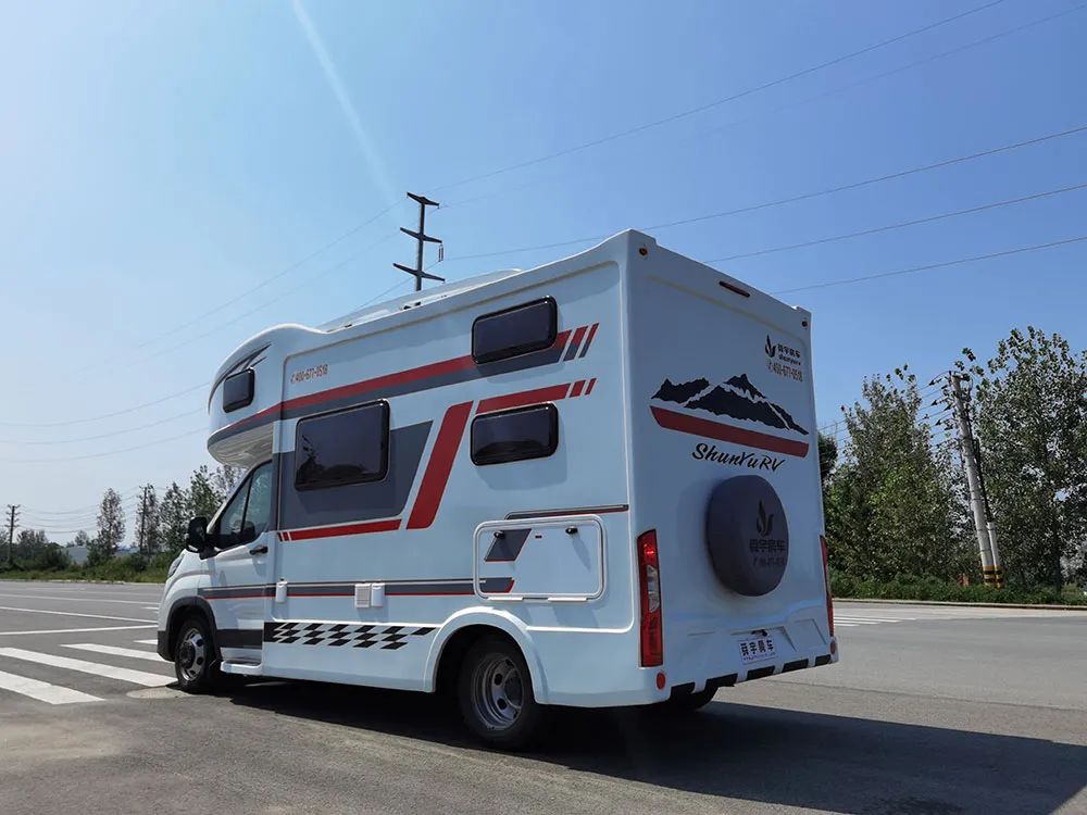 外热内冷高颜值舜宇v90大额头c型房车