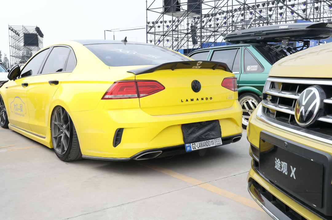 爆改辣馒头复古桑塔纳上汽大众玩改装也疯狂