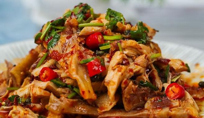 凉拌鸡怎么做才更好吃做好4步鸡肉软嫩鲜香麻辣入味好吃