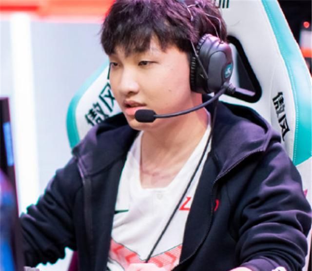 兮夜不小心曝出聊天记录,成jdg替补另有原因?他急忙重置回放