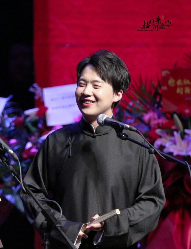 粉丝刘宇来时清白走时一尘不染路人来时中传走时中专