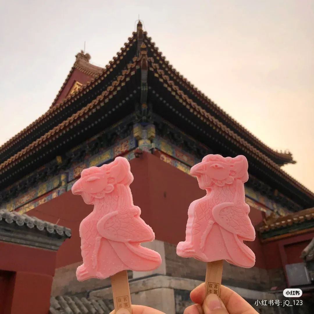 故宫房顶上琉璃脊兽的"脊兽雪糕"年近600多岁的故宫相当认真在成为"网