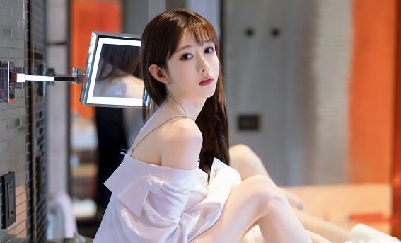 王羽杉晒原相机素颜照,皮肤黝黑鼻子变大,粉丝直言"打扰告辞"