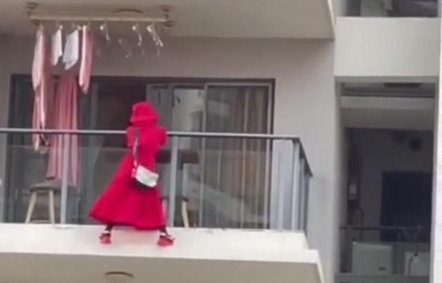 三亚一女子身着红衣红鞋21楼窗外热舞,不幸坠楼,屋内留有遗书休闲区蓝鸢梦想 - Www.slyday.coM 三亚一女子身着红衣红鞋21楼窗外热舞,不幸坠楼,屋内留有遗书休闲区蓝鸢梦想 - Www.slyday.coM