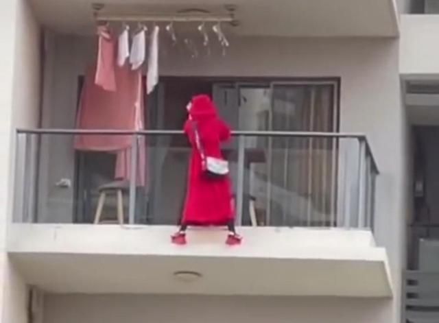 三亚一女子身着红衣红鞋21楼窗外热舞,不幸坠楼,屋内留有遗书休闲区蓝鸢梦想 - Www.slyday.coM 三亚一女子身着红衣红鞋21楼窗外热舞,不幸坠楼,屋内留有遗书休闲区蓝鸢梦想 - Www.slyday.coM