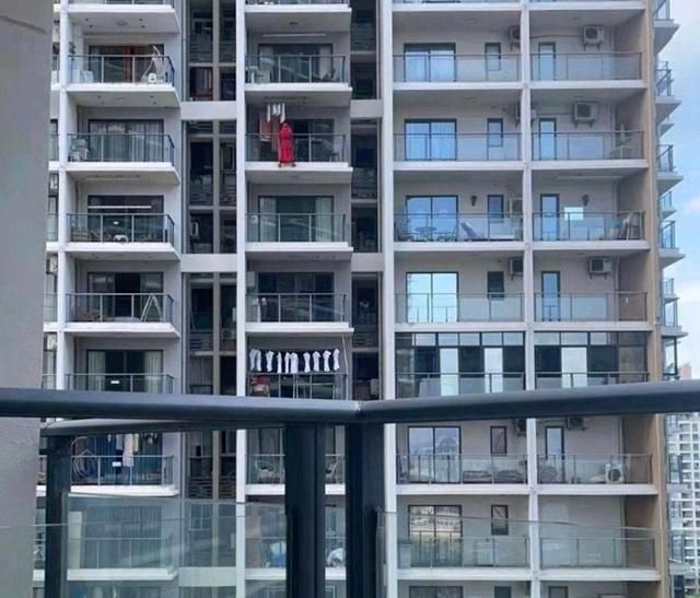 三亚一女子身着红衣红鞋21楼窗外热舞,不幸坠楼,屋内留有遗书休闲区蓝鸢梦想 - Www.slyday.coM 三亚一女子身着红衣红鞋21楼窗外热舞,不幸坠楼,屋内留有遗书休闲区蓝鸢梦想 - Www.slyday.coM