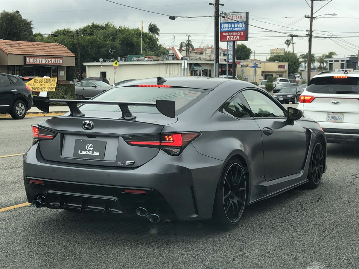 不仅仅是漂亮面孔雷克萨斯rcf赛道版开起来也不错