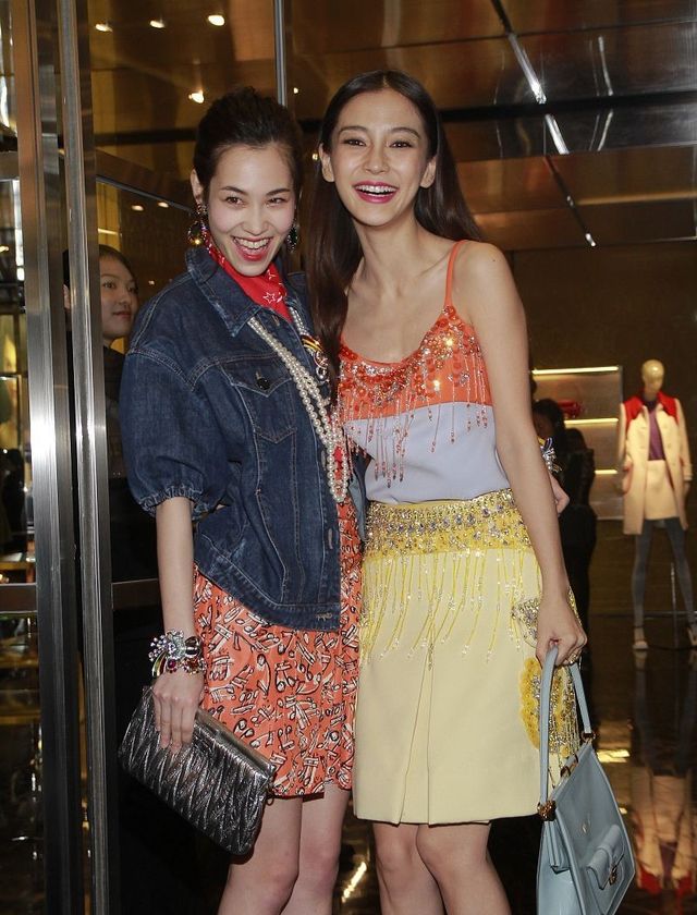 杨颖和水原希子同框显青涩身高却挺有优势厚唇模特的美挺特别