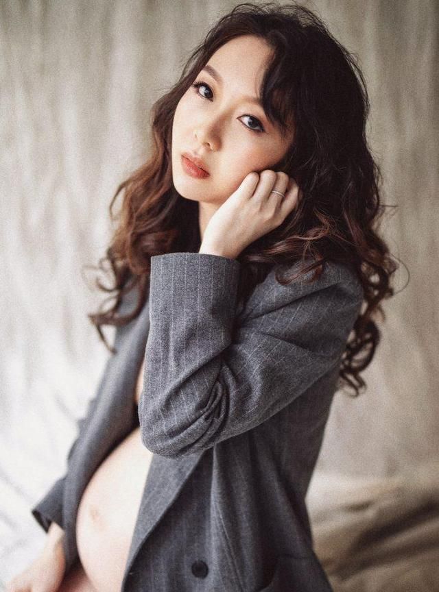 虽然对于一个孕妇妈妈来说,怀孕会导致变胖,脱发的等一系列问题,可能