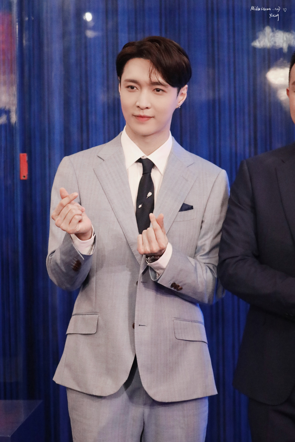 张艺兴听到男粉喊我爱你是怎么回事 看来张艺兴男粉多还是女粉多不相上下