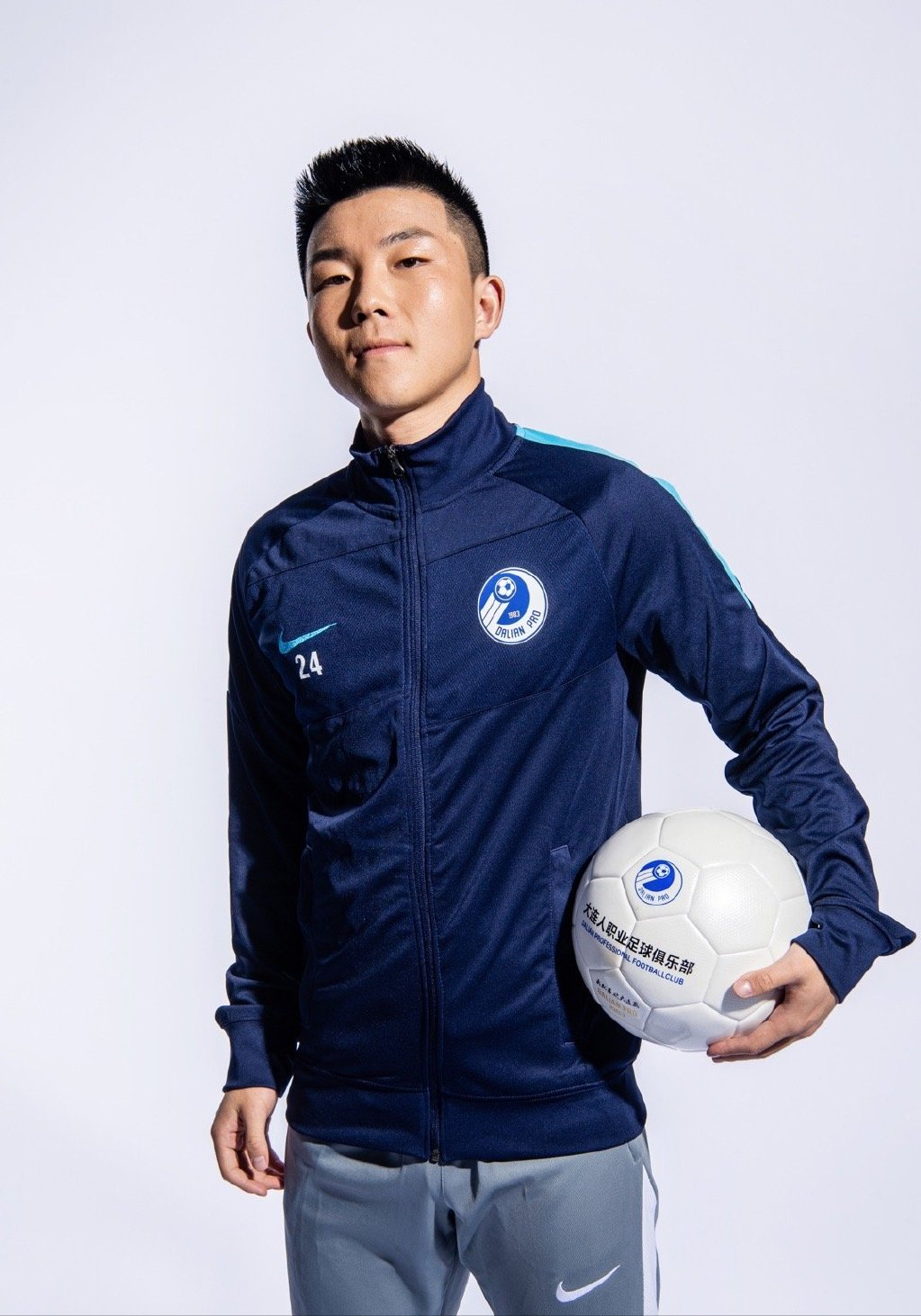 大连队内部出现矛盾曝陶强龙硬扛俱乐部成枪打出头鸟