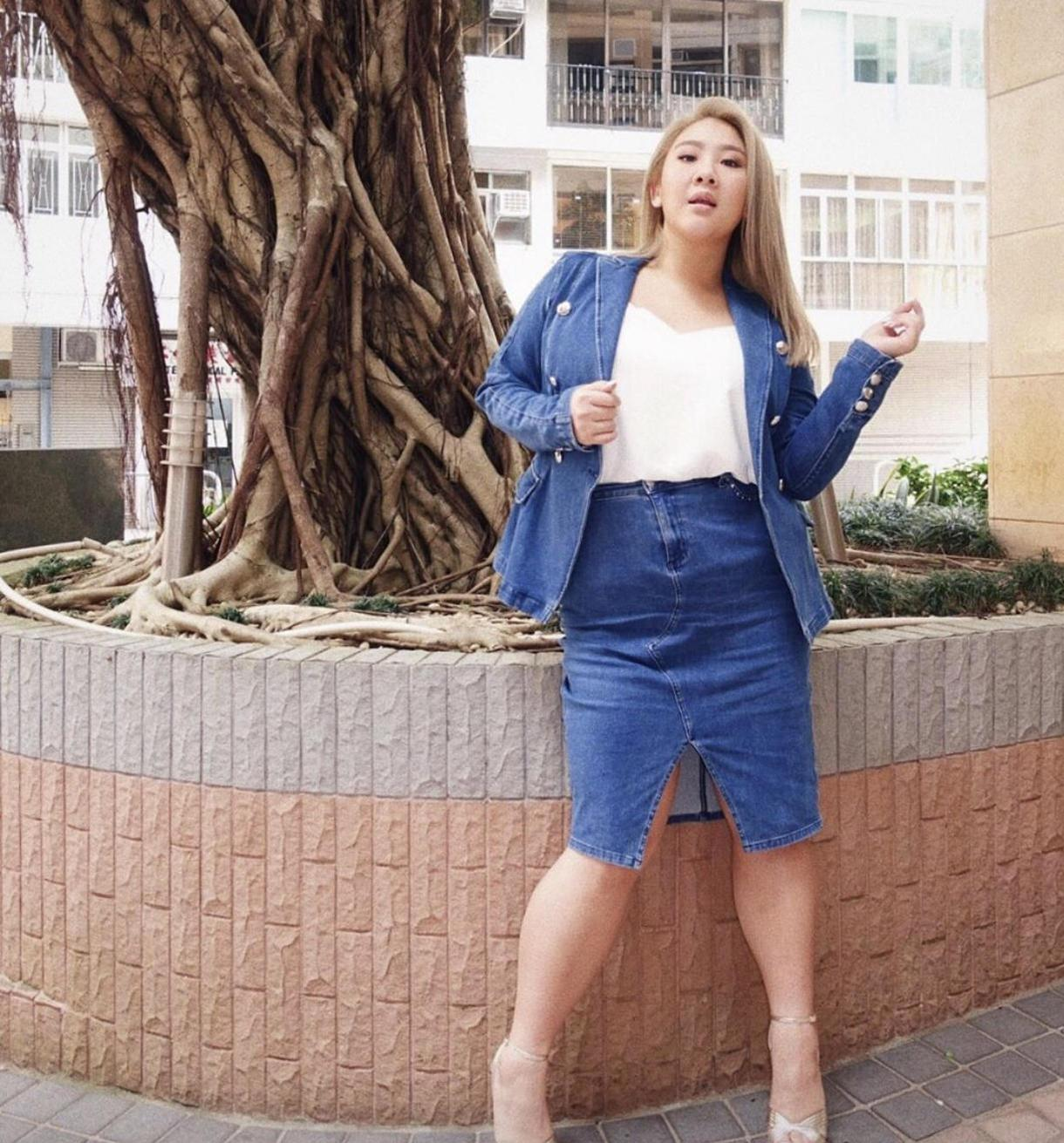 郑欣宜减肥成功就是敢穿薄纱连衣裙直接透出内衣又美出圈了