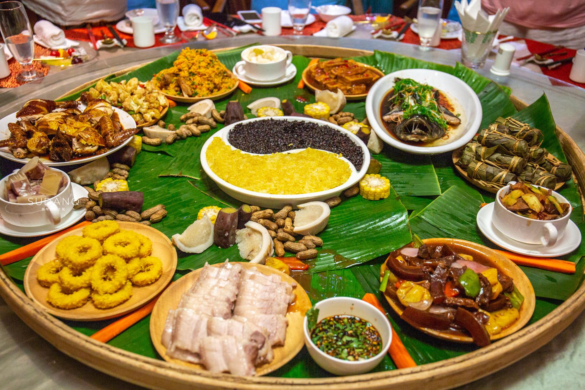 晚上就在景区酒店吃了一顿黎族宴,虽不是长桌宴形式,但大伙儿依旧感到