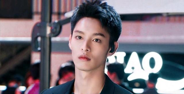 他在逆光中告白曹佑宁版霸道总裁堪称都敏俊和柳时镇合体