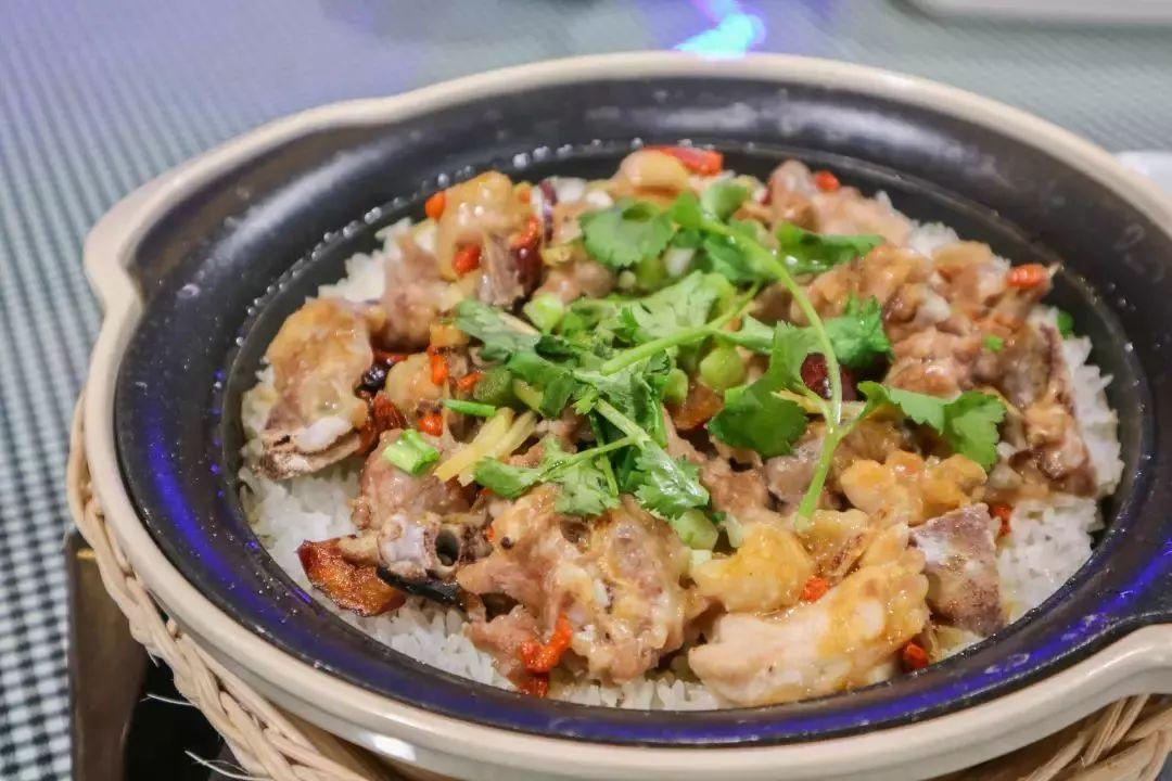 学会这样做鸡腿煲仔饭营养好吃又简单易做香得让人停不下嘴