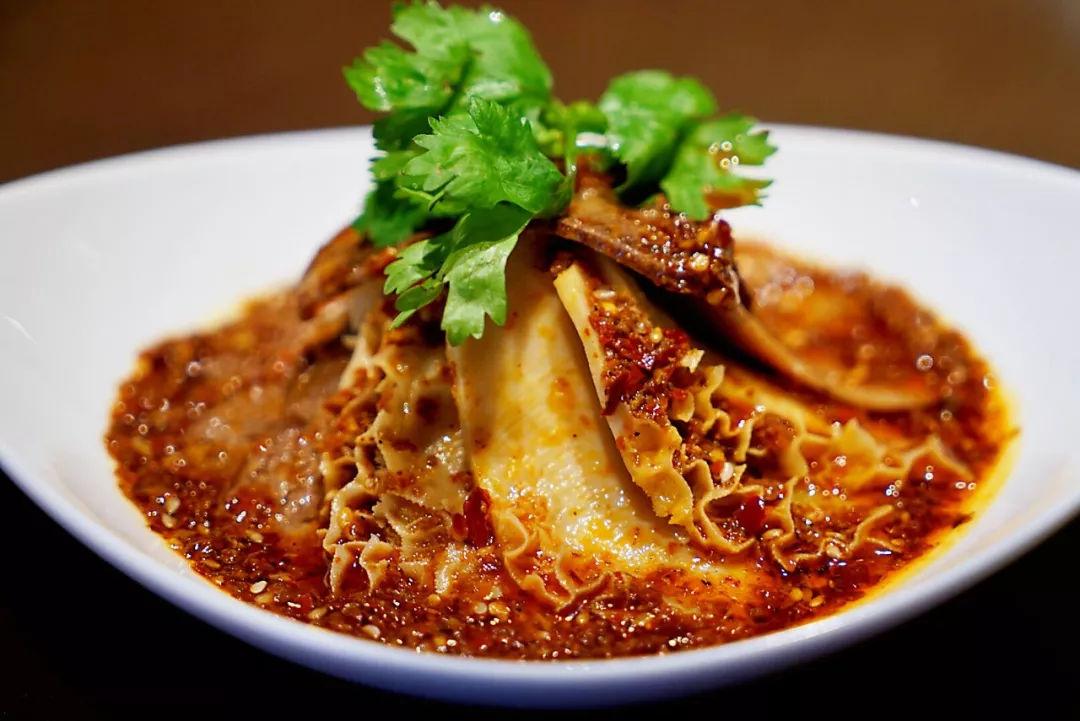 学会这样做凉拌酱香牛肚营养好吃又爽口解馋家里人特喜欢