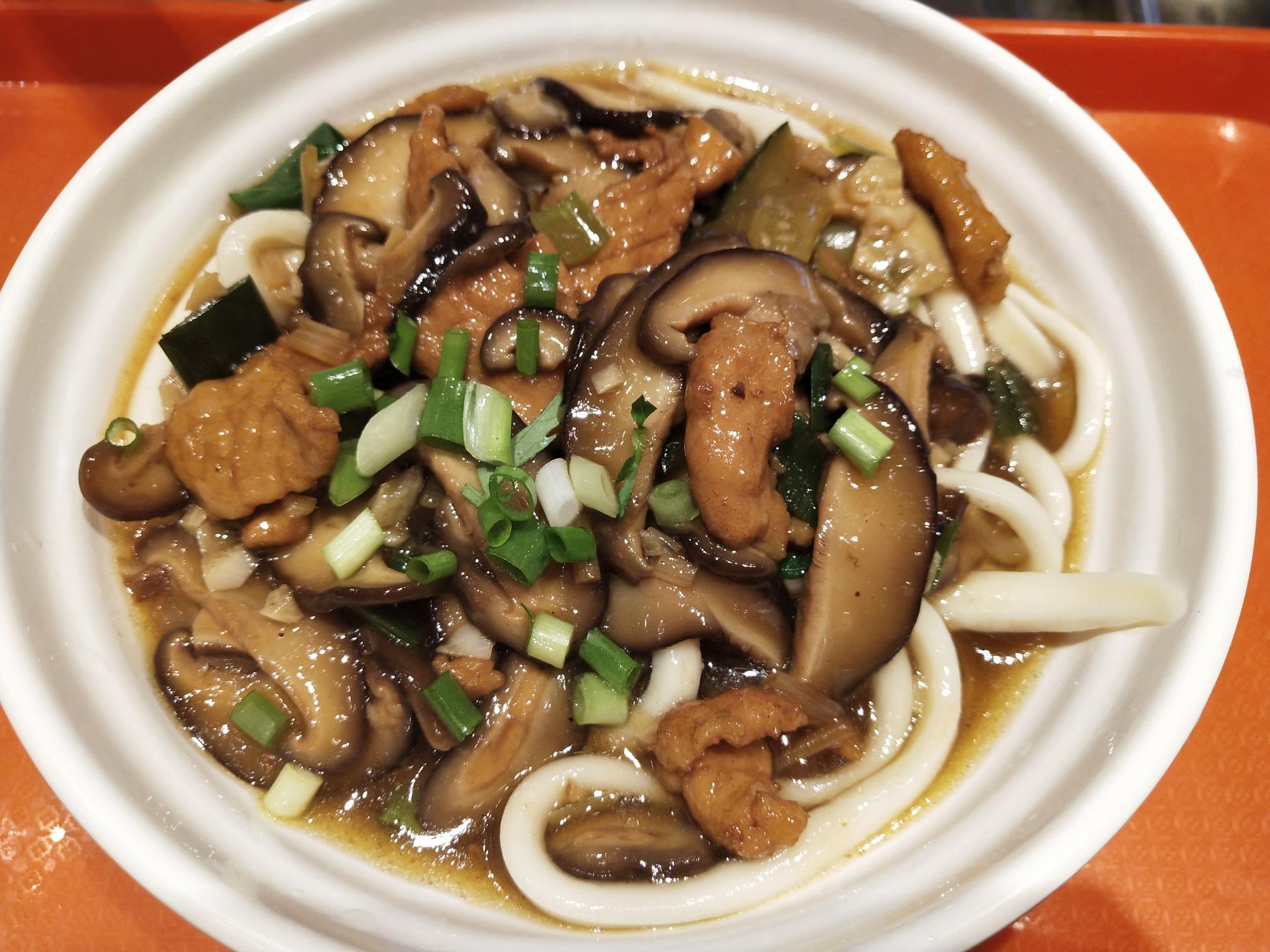 汤鲜味美又营养丰富,好吃到连汤汁都不剩|香菇|面条|更香_新浪新闻