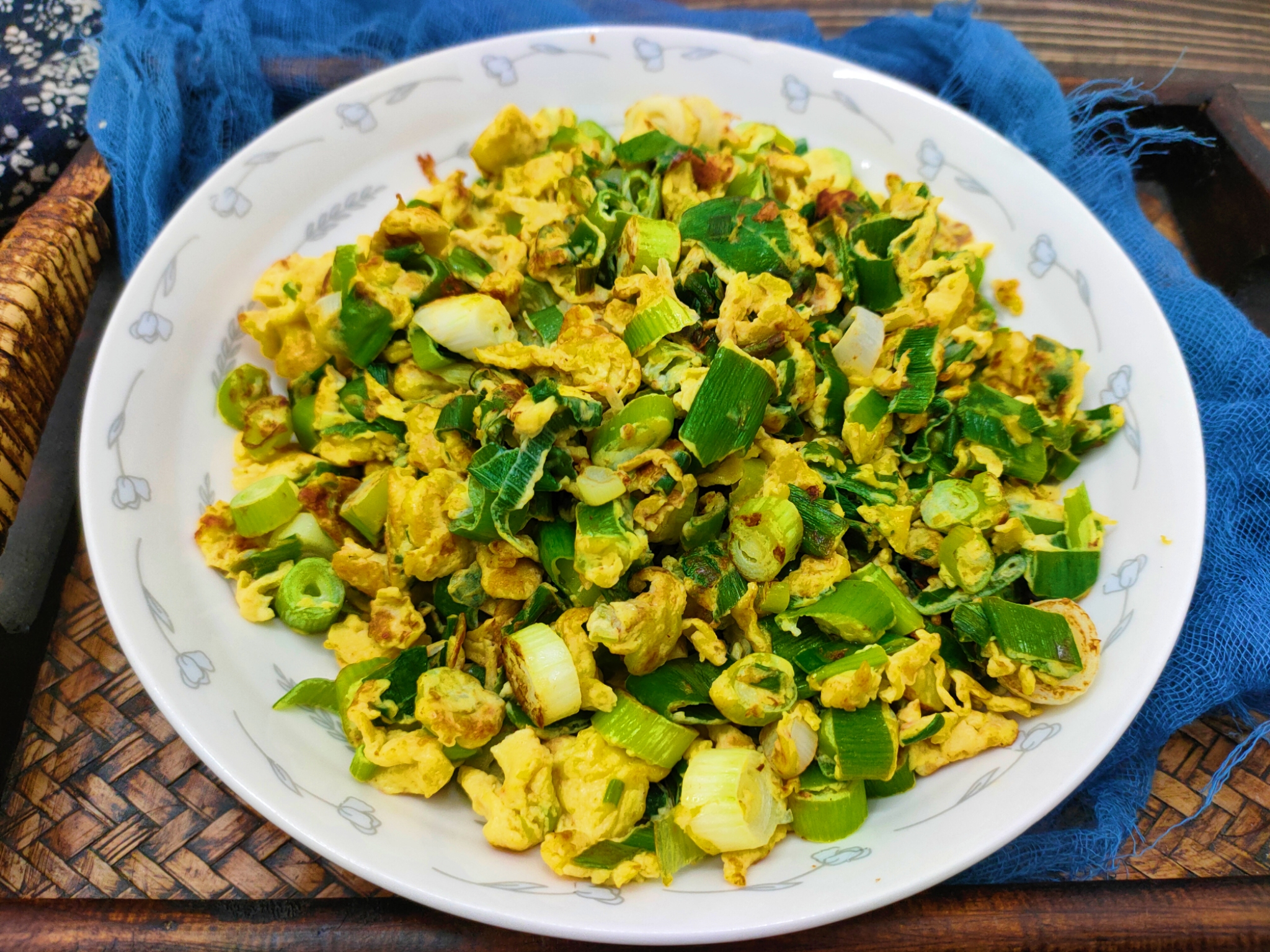 大葱炒鸡蛋,加2味简单一做,5分钟就出锅,下饭又好吃|大葱|炒鸡蛋|葱花