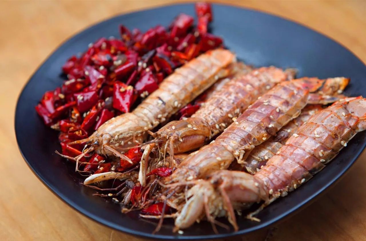 好吃到舔手指的辣炒皮皮虾做法简单香辣开胃全家人都爱吃