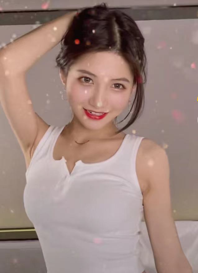 万小七挑战旗袍装,却因背后夹子被嫌弃:这是郝一点的衣服?